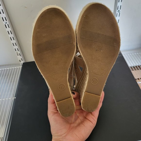 Sandals - Picture 2 of 6